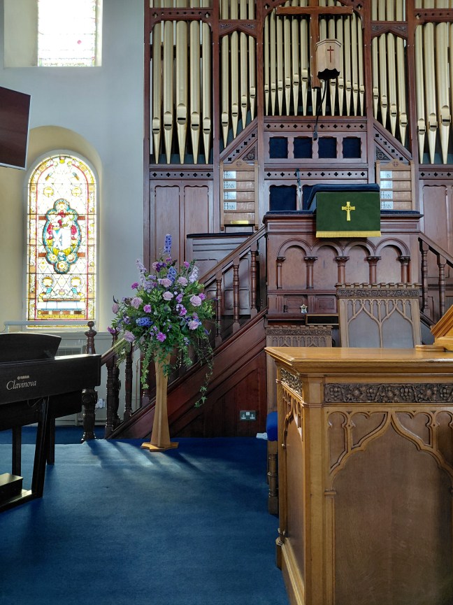 Neilston Parish Church organ and chancel.